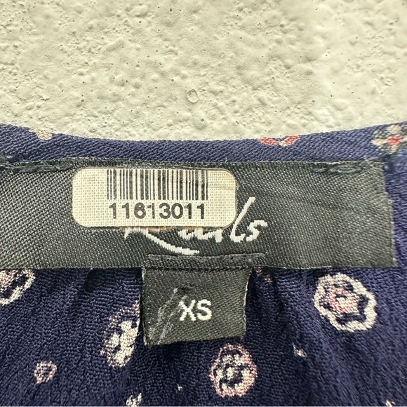 Rails XS Button Front Blouse Navy Blue Celestial Casual Night Out - Picture 2 of 7
